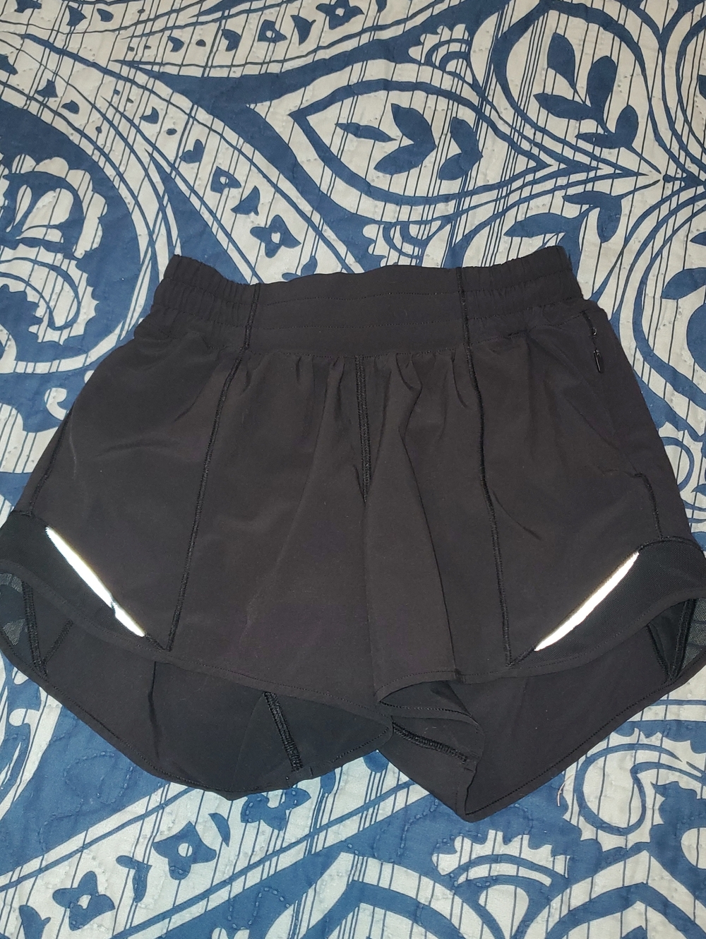 Lululemon Women's Black Hotty Hot Shorts